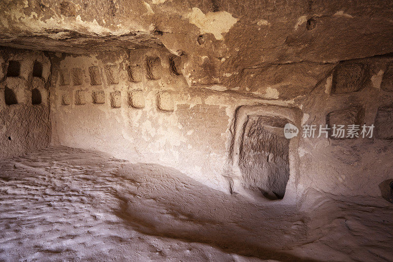 位于戈雷米的对称教堂(Aynalı Church)